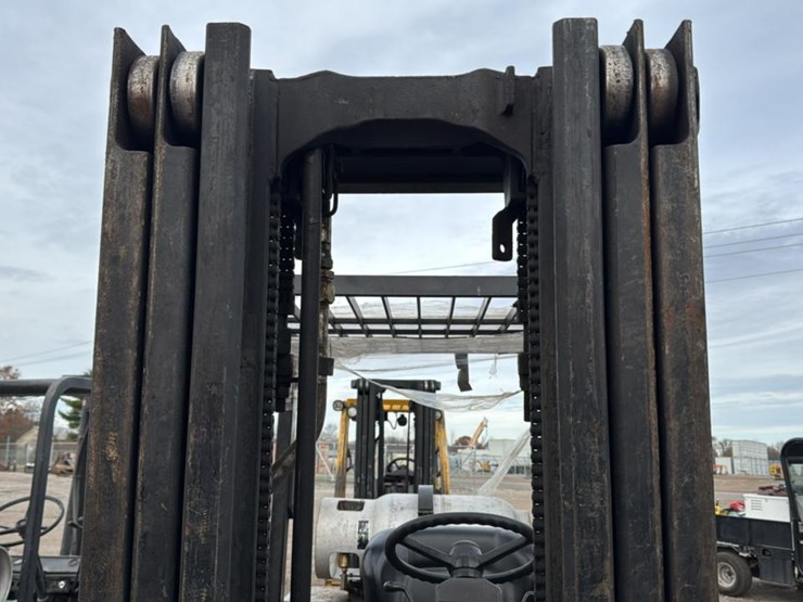 #1358-•-yale-forklift*-image-14