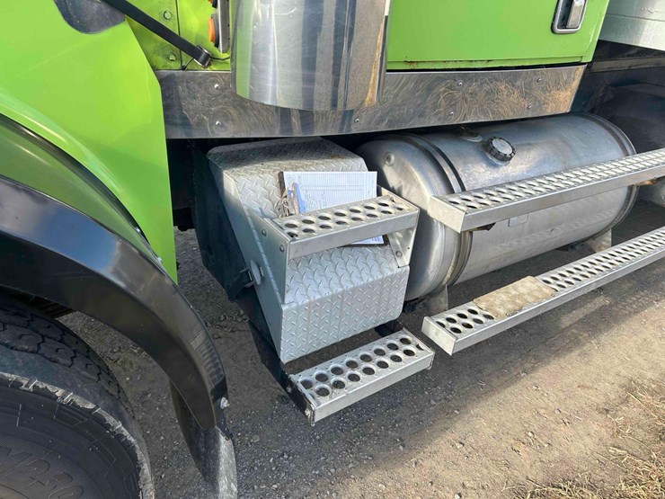 western-star-4964f-image-62