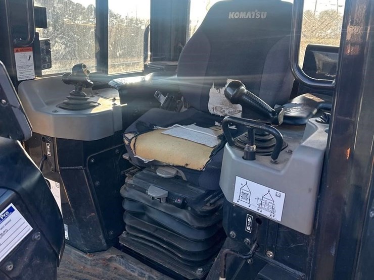 2019-komatsu-d51pxi-24-image-25