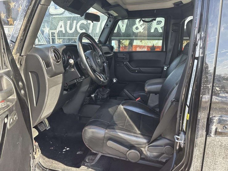 2012-jeep-wrangler-image-13