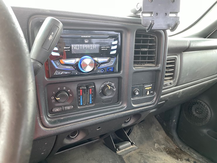 #1163-•-2003-chevrolet-service-truck-(has-mn-title)-image-27