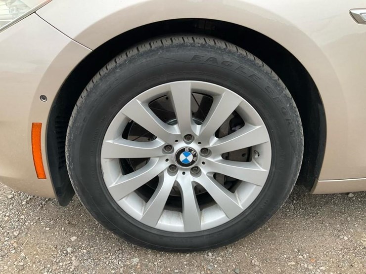 #2053-•-2010-bmw-550gt-car*-image-14