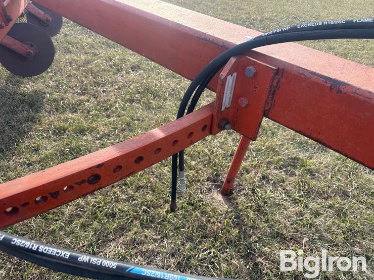 massey-ferguson-880-image-11