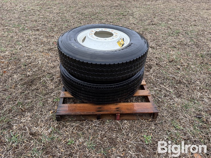 2)-11r22.5-tires-image-2