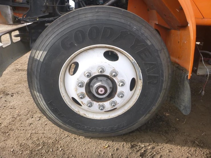 international-4700-image-19