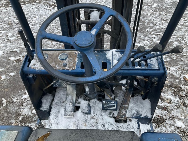 #1354-•-caterpillar-t80b-forklift-image-44