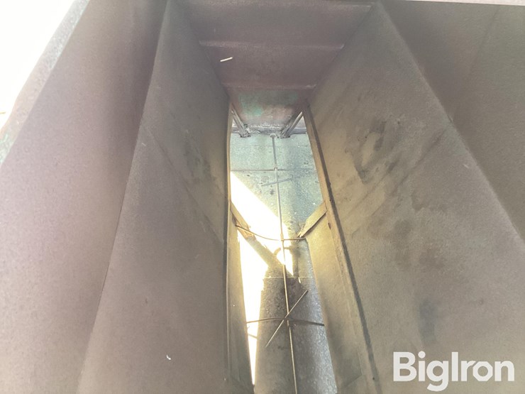 oklahoma-pride-325-bu-t/a-feeder-wagon-image-16