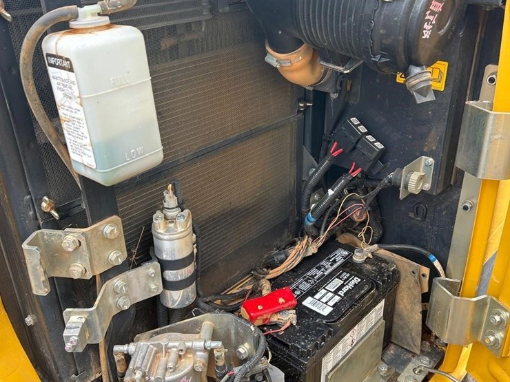 2029-deere-60g-image-22