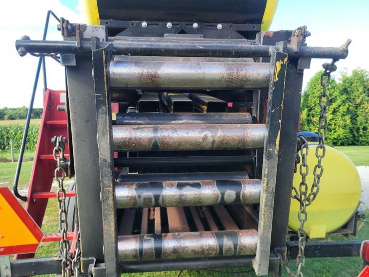 new-holland-590-image-34