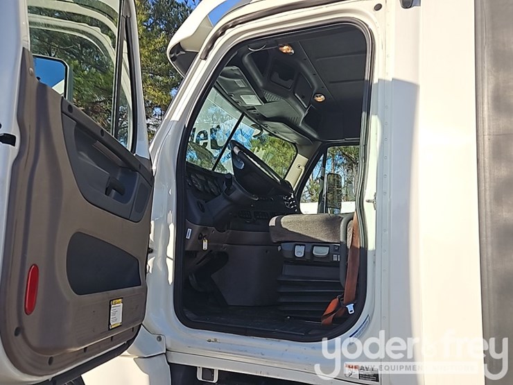 2018-freightliner-cascadia-image-42