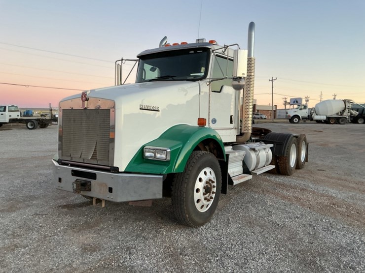 2019-kenworth-t800-image-1