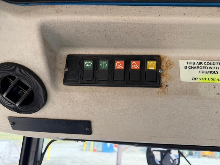 new-holland-3930-image-34