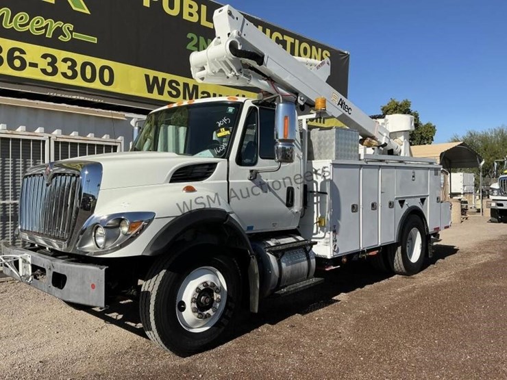 2015-international-7400-image-2