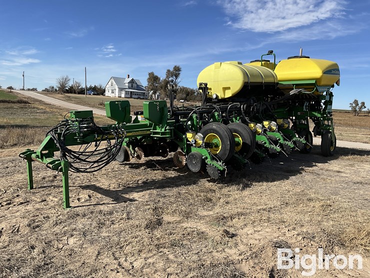 2013-john-deere-1770nt-image-1