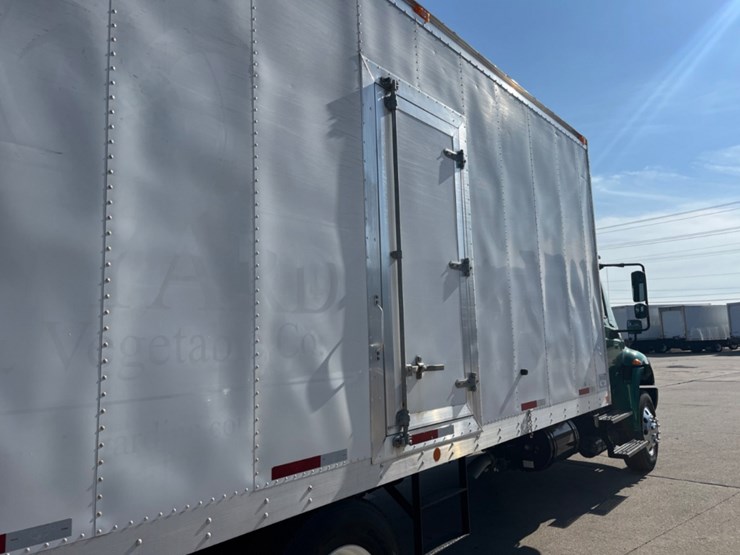 2019-international-durastar-4300-image-17