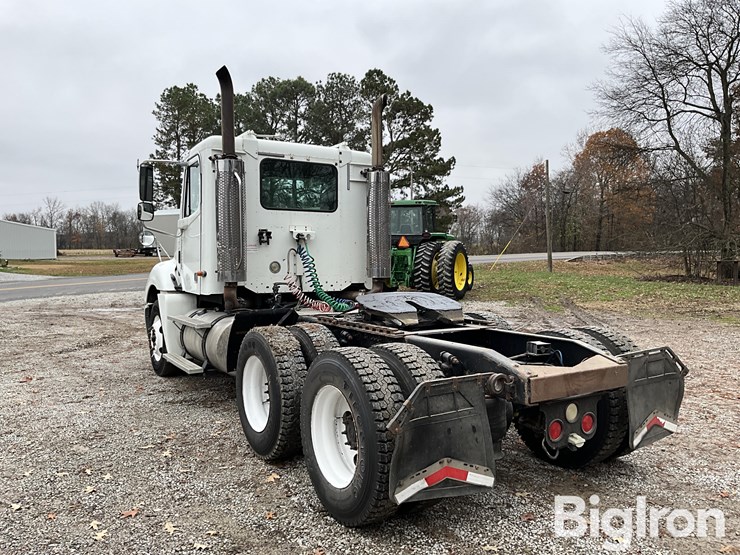 freightliner-columbia-120-image-7