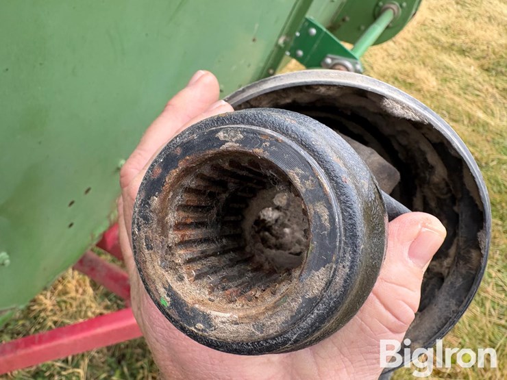 john-deere-220-image-10