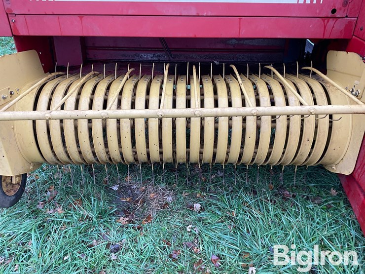 new-holland-565-image-15