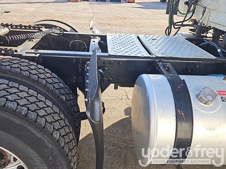 2018-freightliner-cascadia-image-35