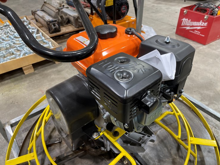 #7900-•-land-hero-lvh-436-power-trowel-image-3