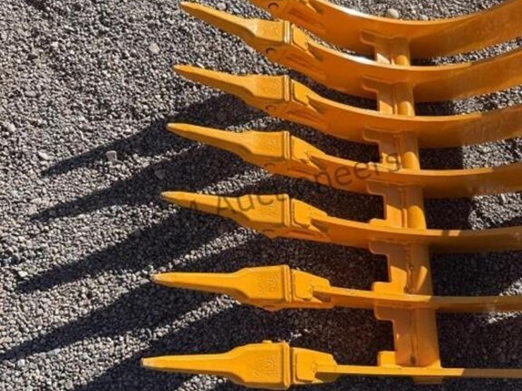 caterpillar-305-image-6