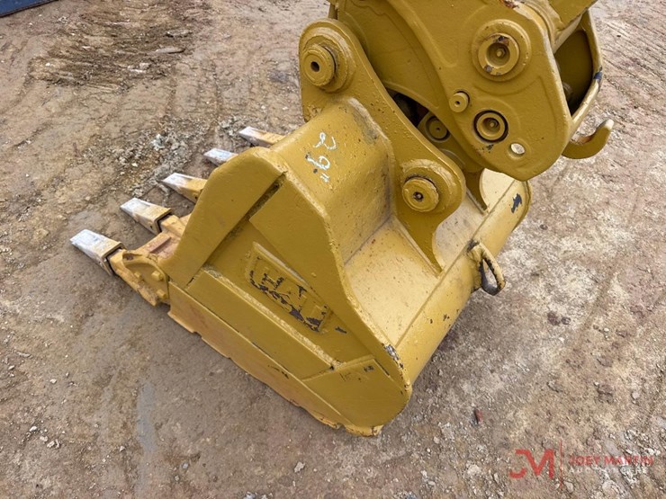 caterpillar-305.5e-image-11