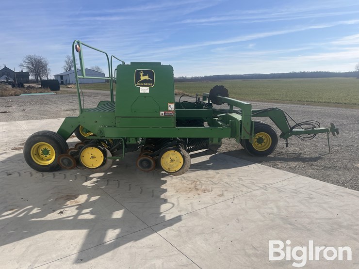 john-deere-750-image-4