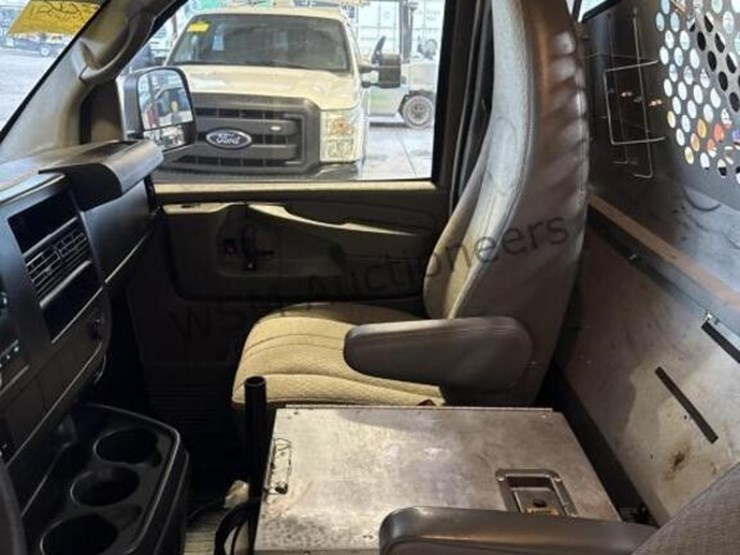 chevrolet-express-2500-image-24