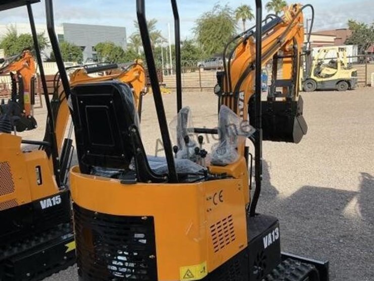 2025-miva-13-mini-excavator-image-4