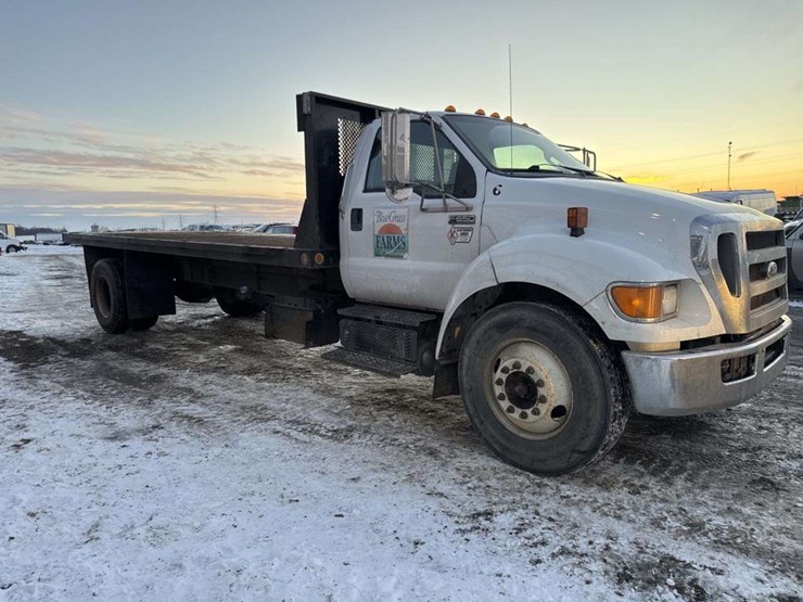 2011-ford-f650-image-6