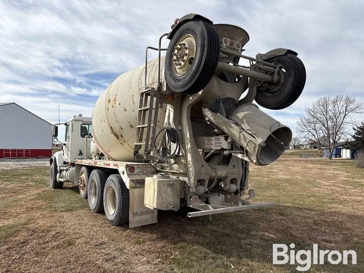 2003-mack-cv500-tri/a-concrete-transit-truck-w/bridgemaster-booster-image-7