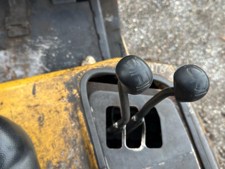 #1358-•-yale-forklift*-image-30