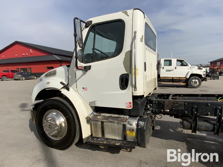 freightliner-m2-106-image-20