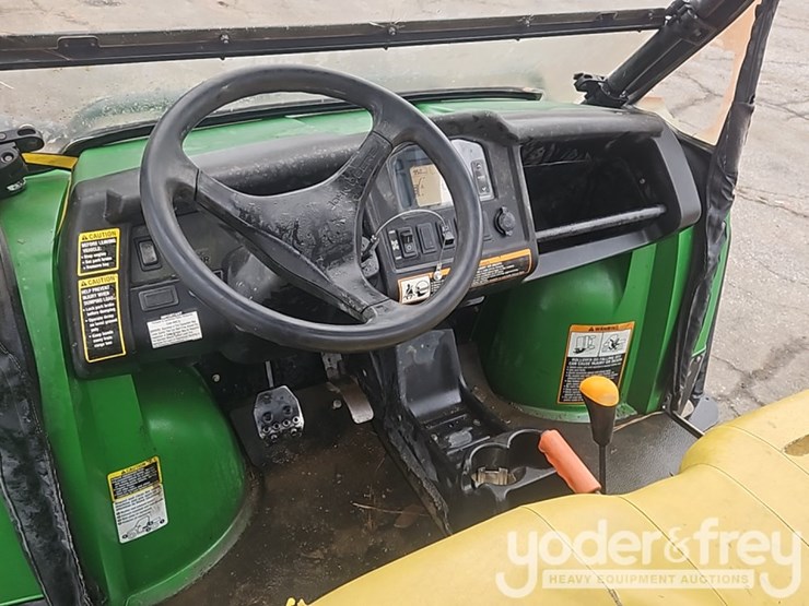 2013-john-deere-gator-image-17