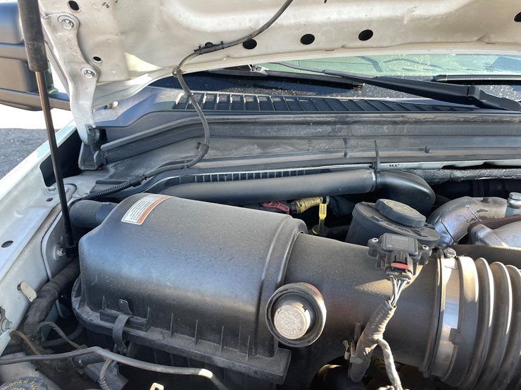 2010-ford-f550-image-27