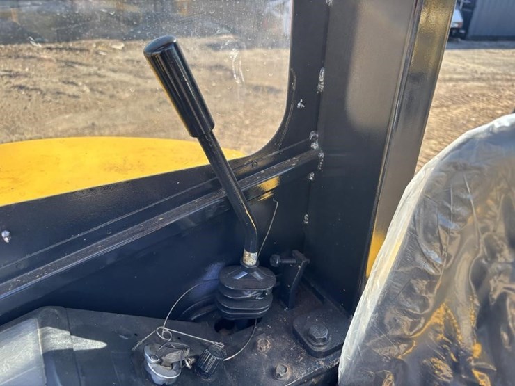 komatsu-pc12uu-2-image-23