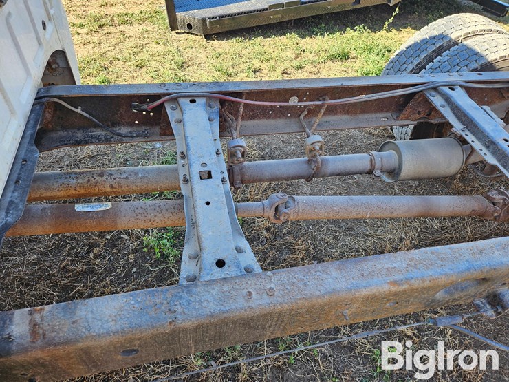 ford-f350-xl-image-9