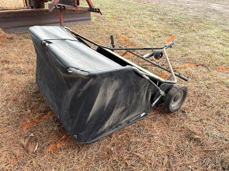 #209-•-agri-fab-42"-lawn-sweeper-with-dethatcher-(boyceville,-wi)-image-4