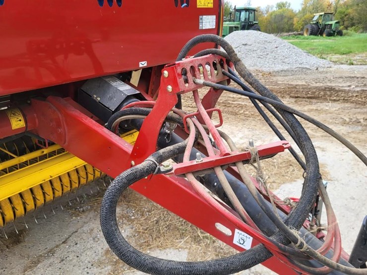 2021-new-holland-450-image-40