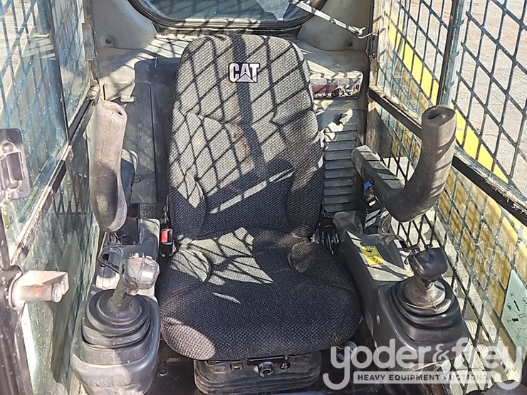 2017-caterpillar-299d2-image-26