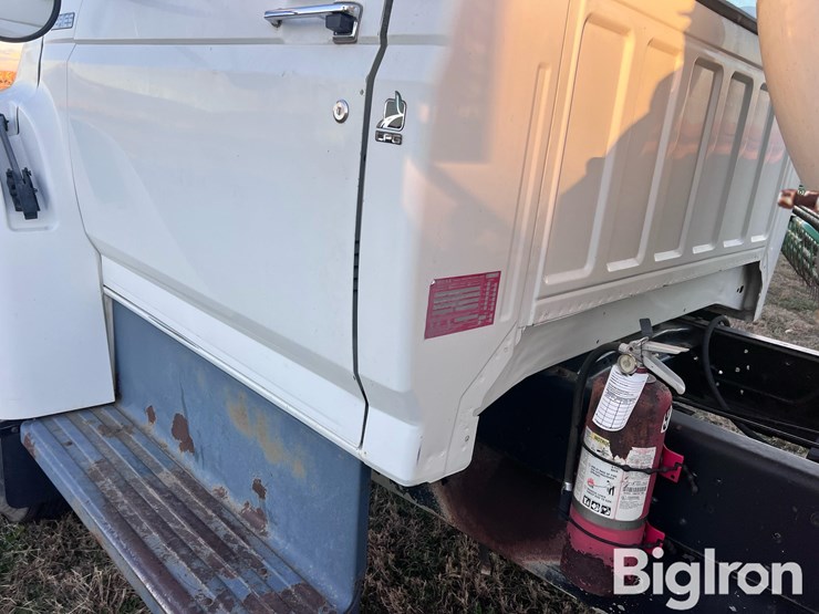 1998-ford-f700-image-16