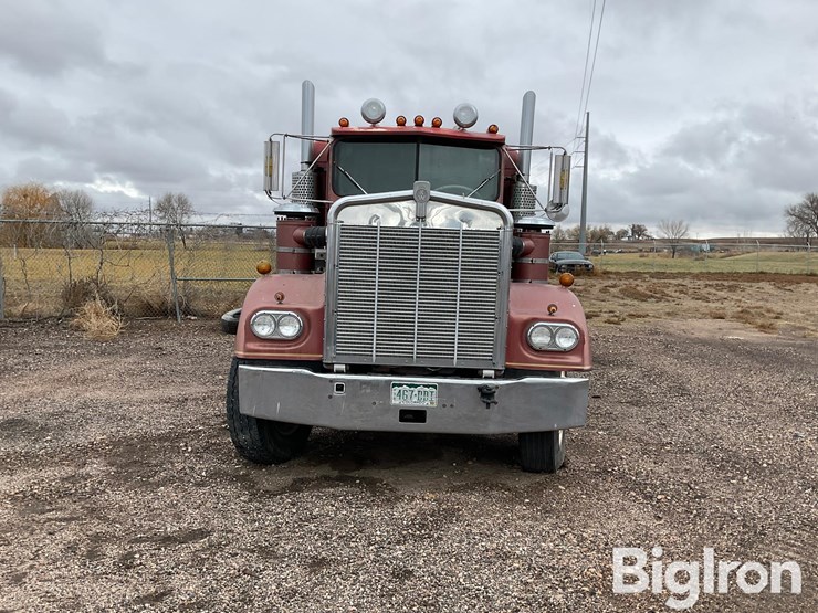 1980-kenworth-w900-image-2
