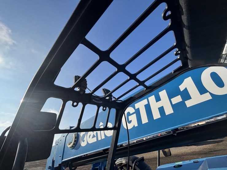 2018-genie-gth1056-image-40