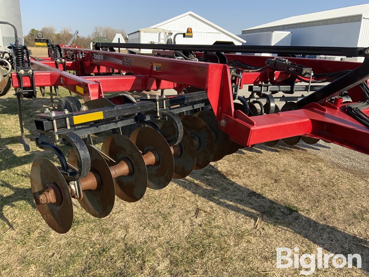 2009-case-ih-690-image-15