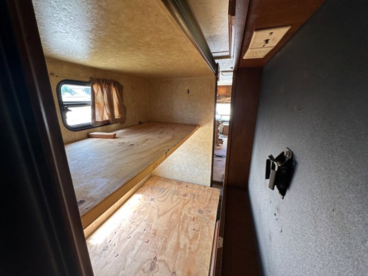 2013-coachmen-catalina-travel-trailer-image-10