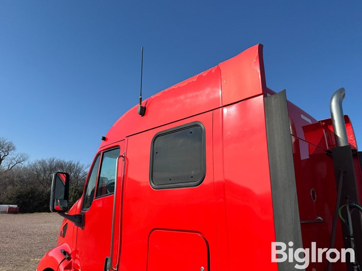 2006-peterbilt-387-image-17