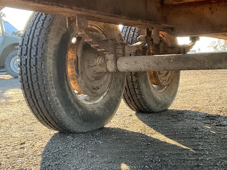 #2300-•-sawdust-trailer-image-33