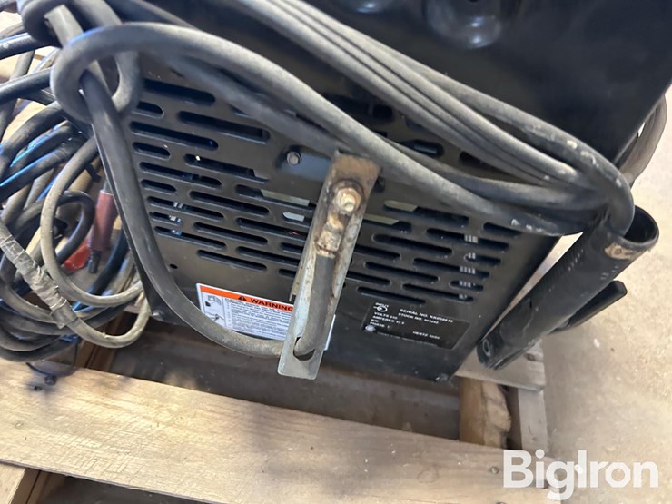 miller-thunderbolt-xl-stick-welder-image-15