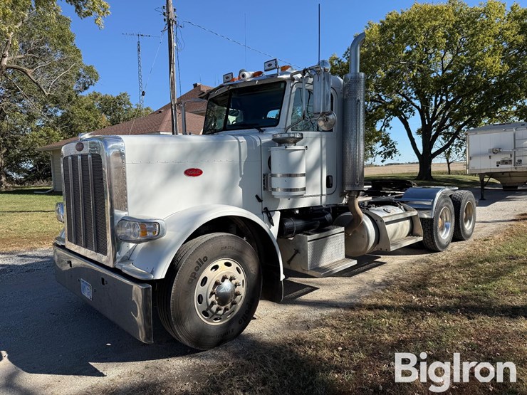 2008-peterbilt-388-image-1