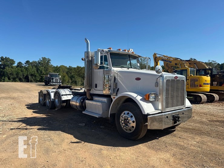 2012-peterbilt-367-image-12
